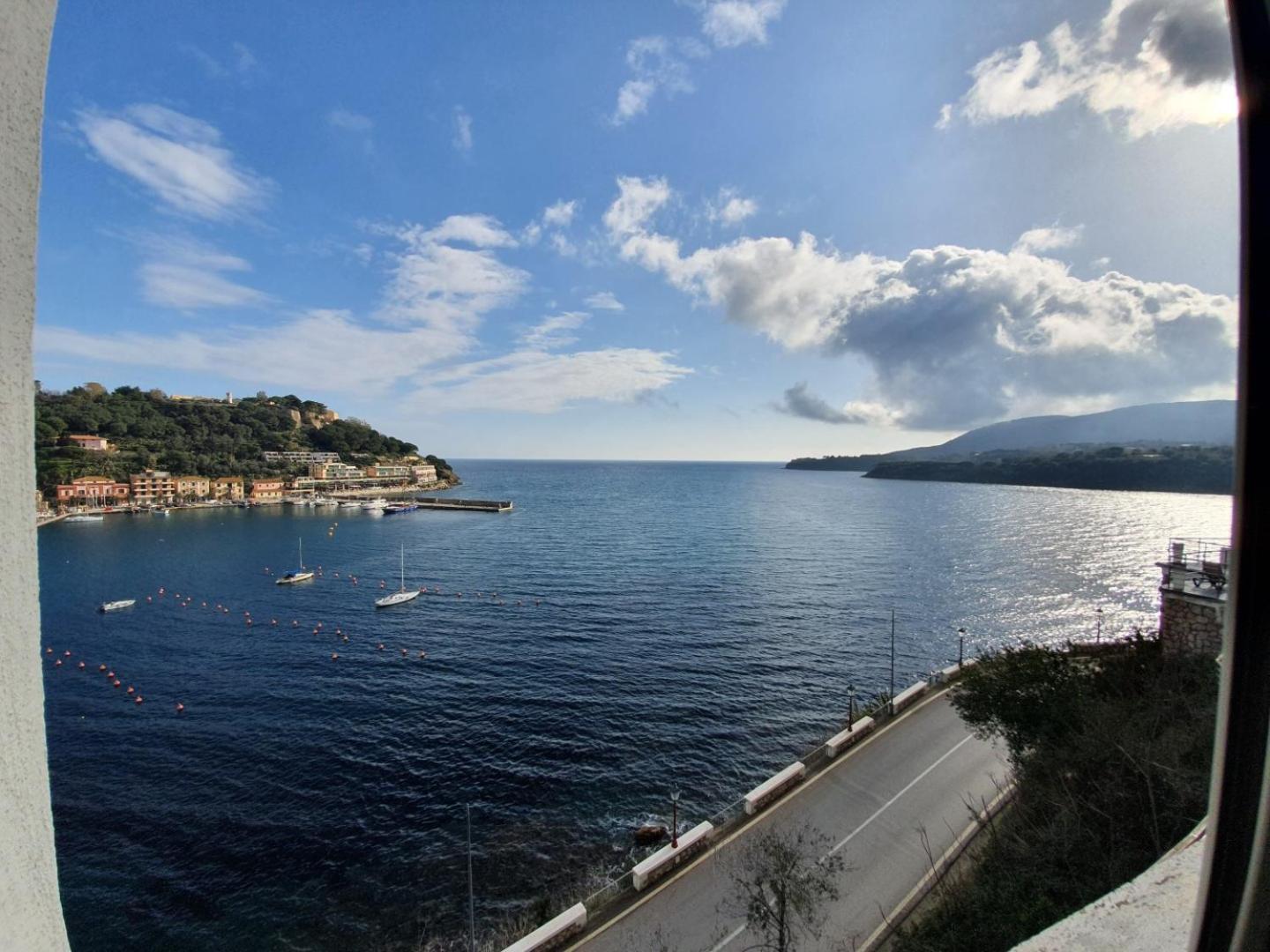 Hotel Plaza Porto Azzurro Zimmer foto